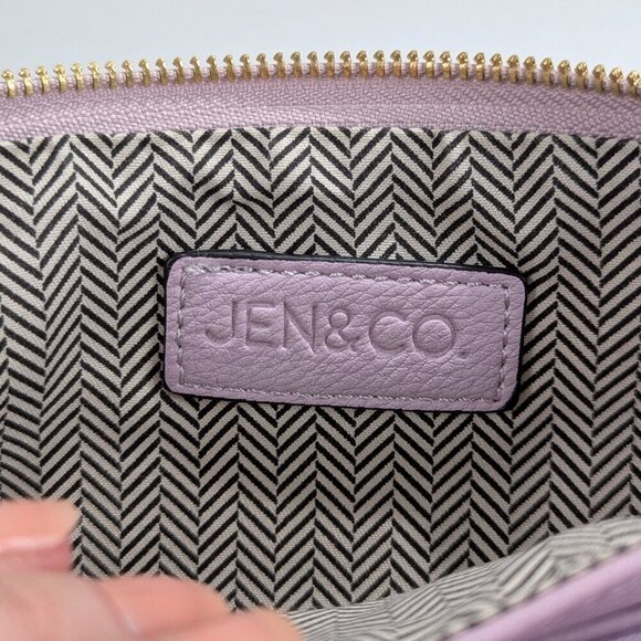 JEN & CO Izzy Lavender Vegan Leather Crossbody Bag Guitar Adjustable Strap  NEW - Picture 4 of 9
